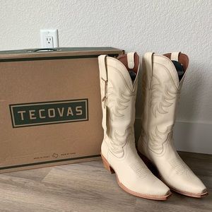 Tecovas “The Annie” in Bone size 10.5